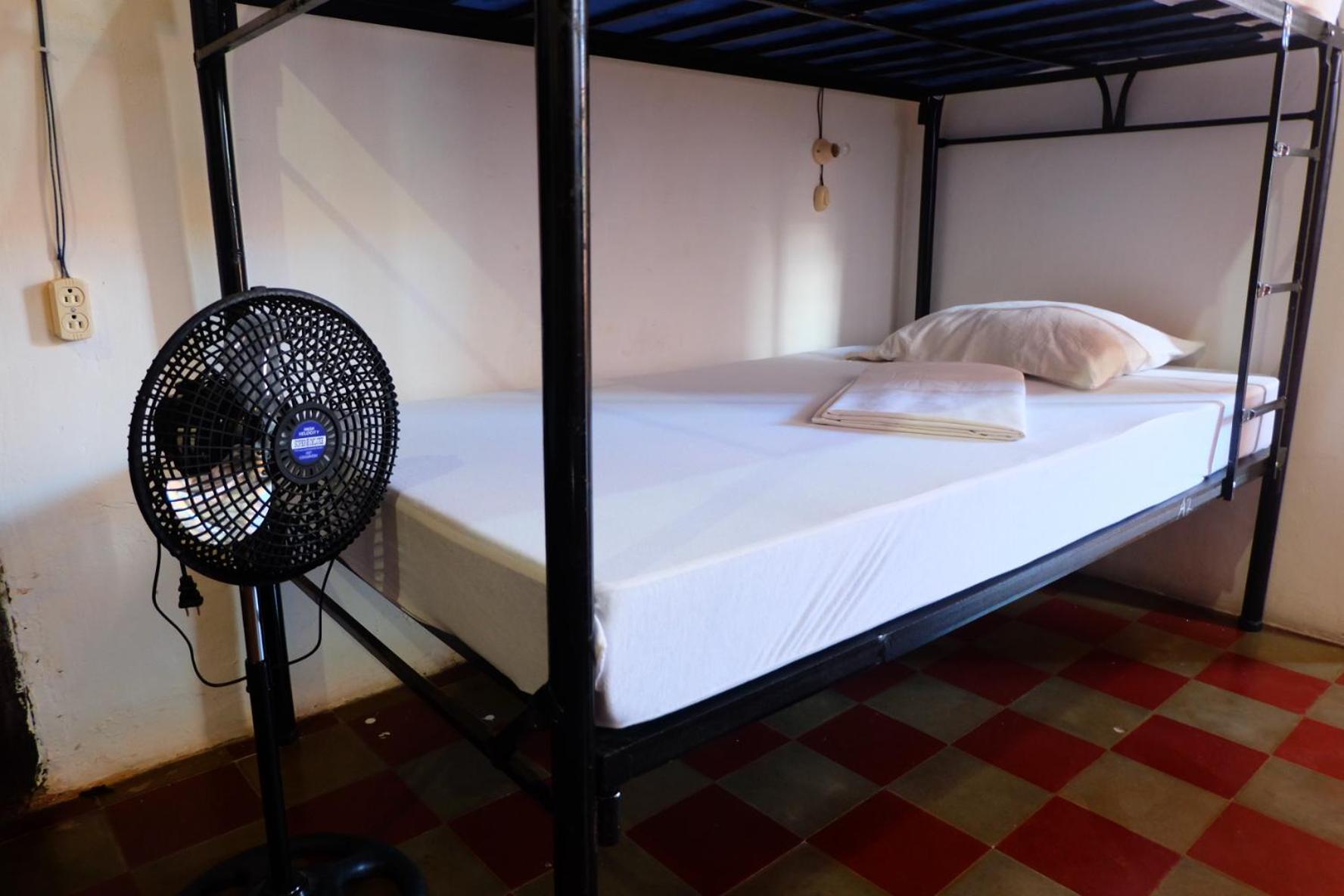 Deakachimba Hostel Гранада Экстерьер фото