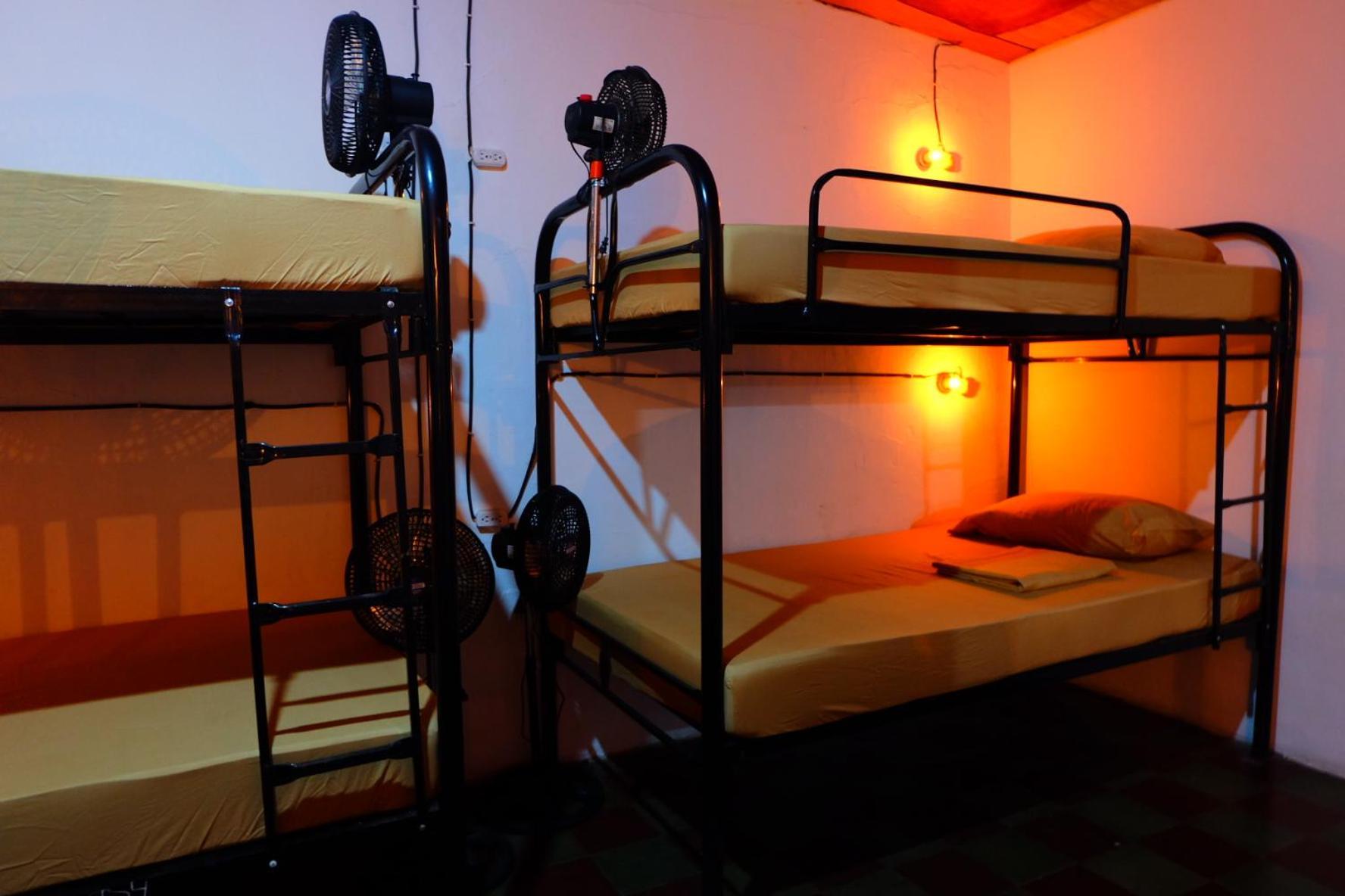 Deakachimba Hostel Гранада Экстерьер фото