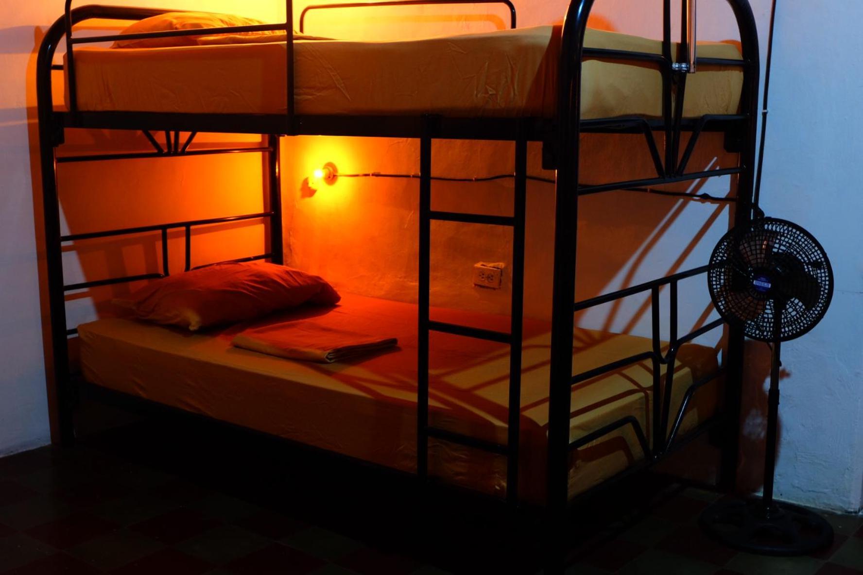Deakachimba Hostel Гранада Экстерьер фото