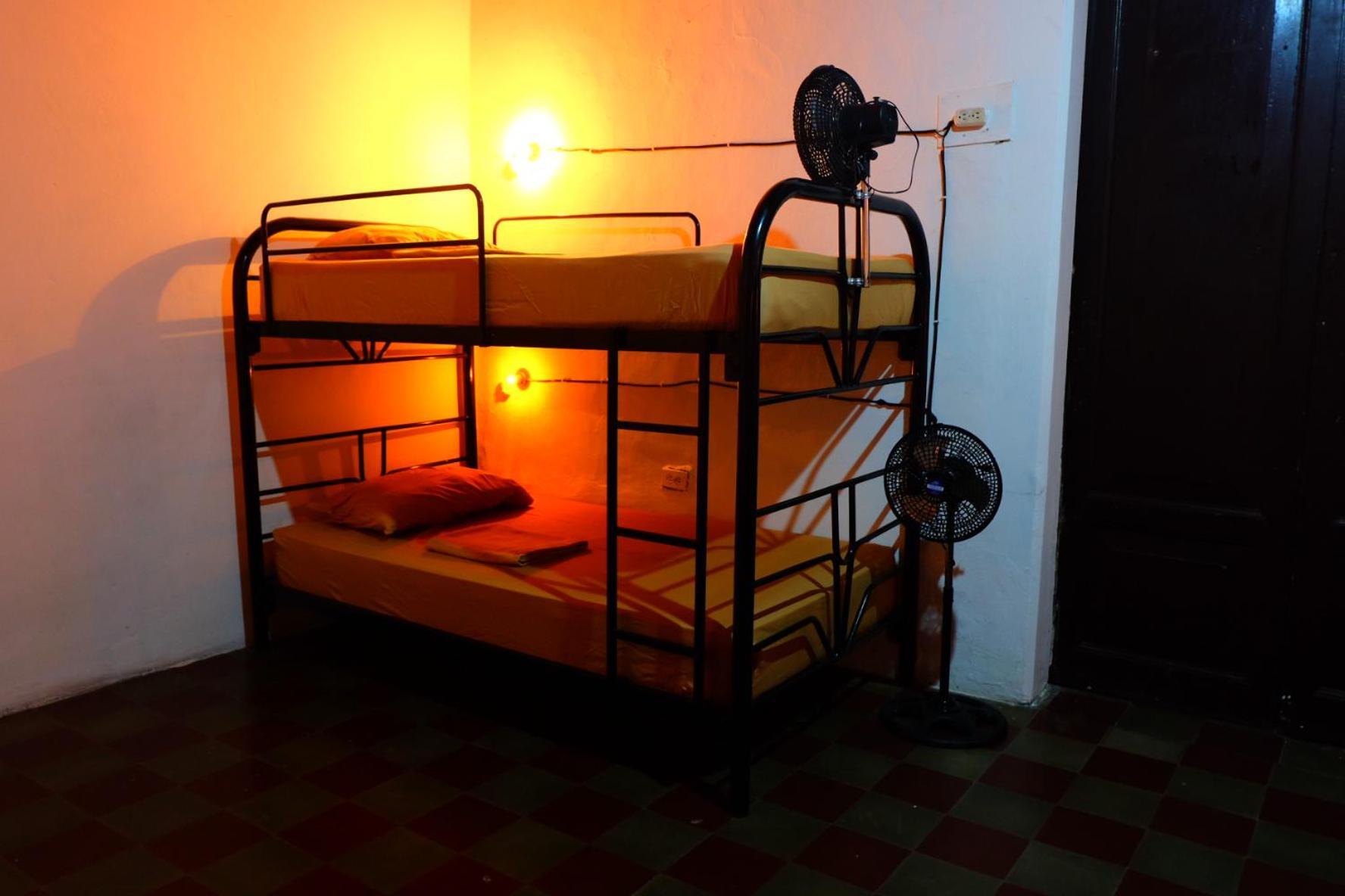 Deakachimba Hostel Гранада Экстерьер фото